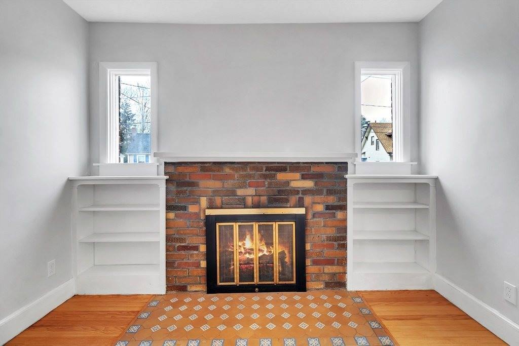169 Carver St, Springfield, MA 01108