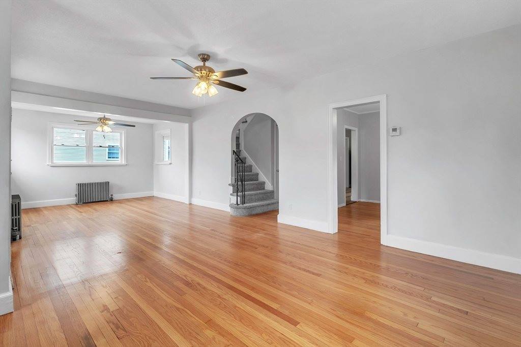 169 Carver St, Springfield, MA 01108