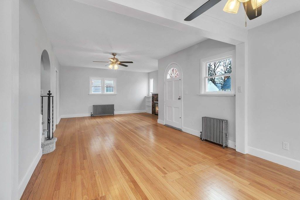 169 Carver St, Springfield, MA 01108