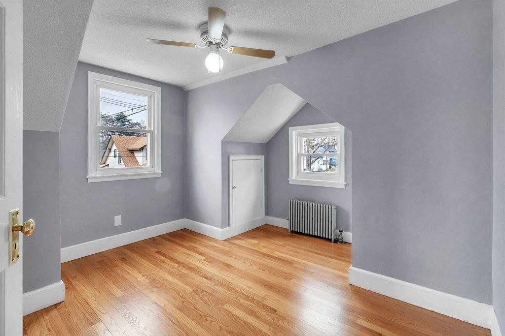 169 Carver St, Springfield, MA 01108