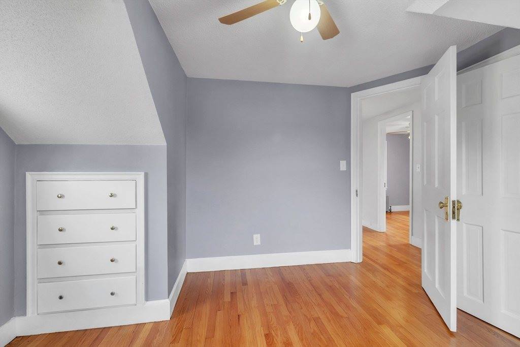 169 Carver St, Springfield, MA 01108