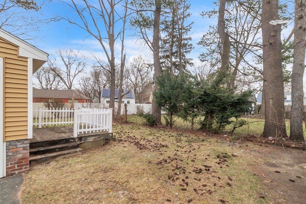 169 Carver St, Springfield, MA 01108