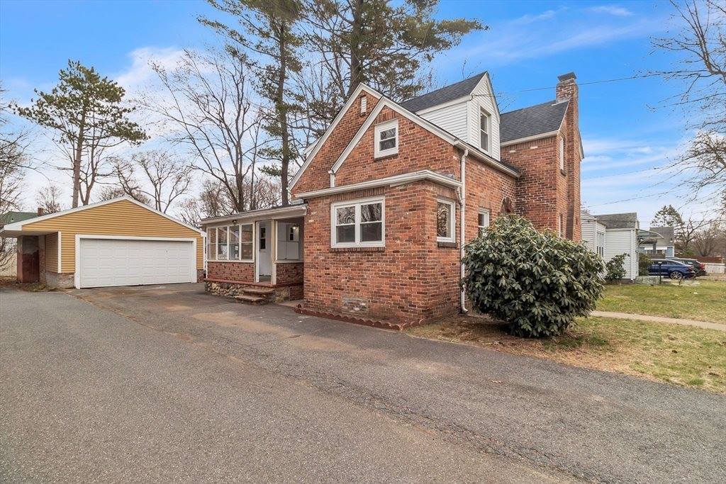 169 Carver St, Springfield, MA 01108