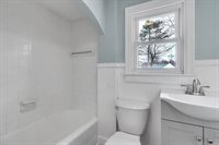 169 Carver St, Springfield, MA 01108