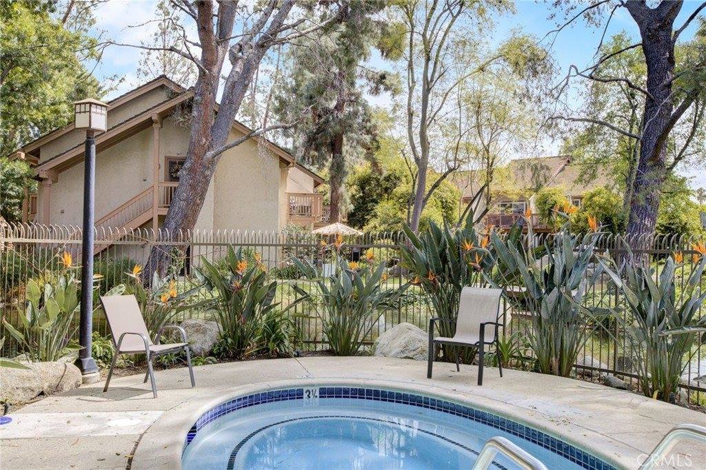 7101 Farralone Avenue, Canoga Park, CA 91303