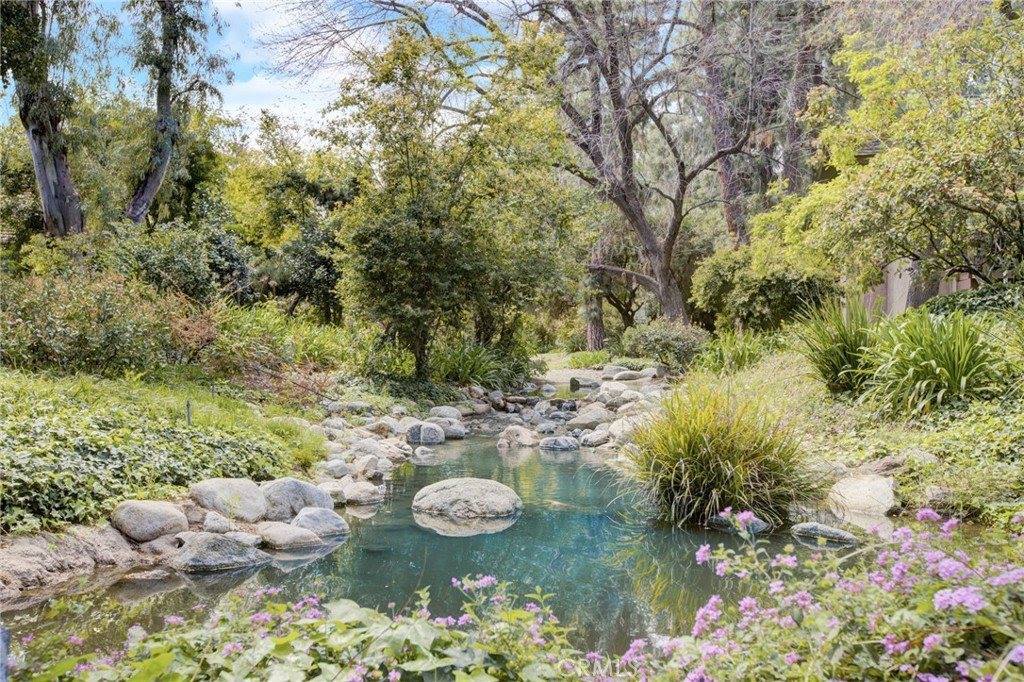 7101 Farralone Avenue, Canoga Park, CA 91303