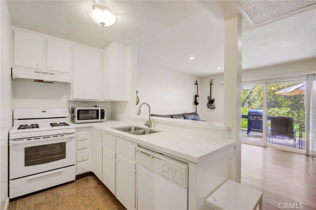 7101 Farralone Avenue, Canoga Park, CA 91303