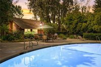 7101 Farralone Avenue, Canoga Park, CA 91303