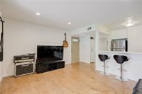 7101 Farralone Avenue, Canoga Park, CA 91303