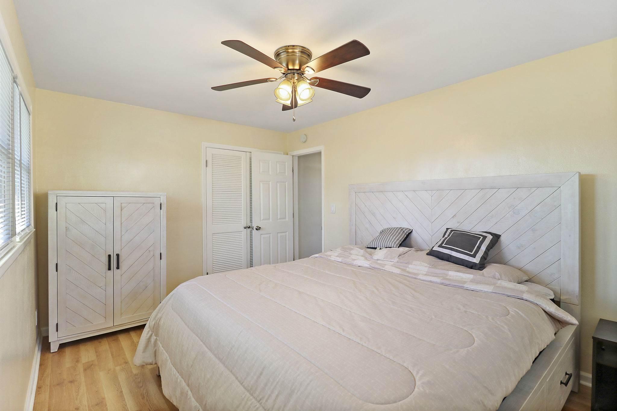 6122 49th Ave, Kenosha, WI 53142