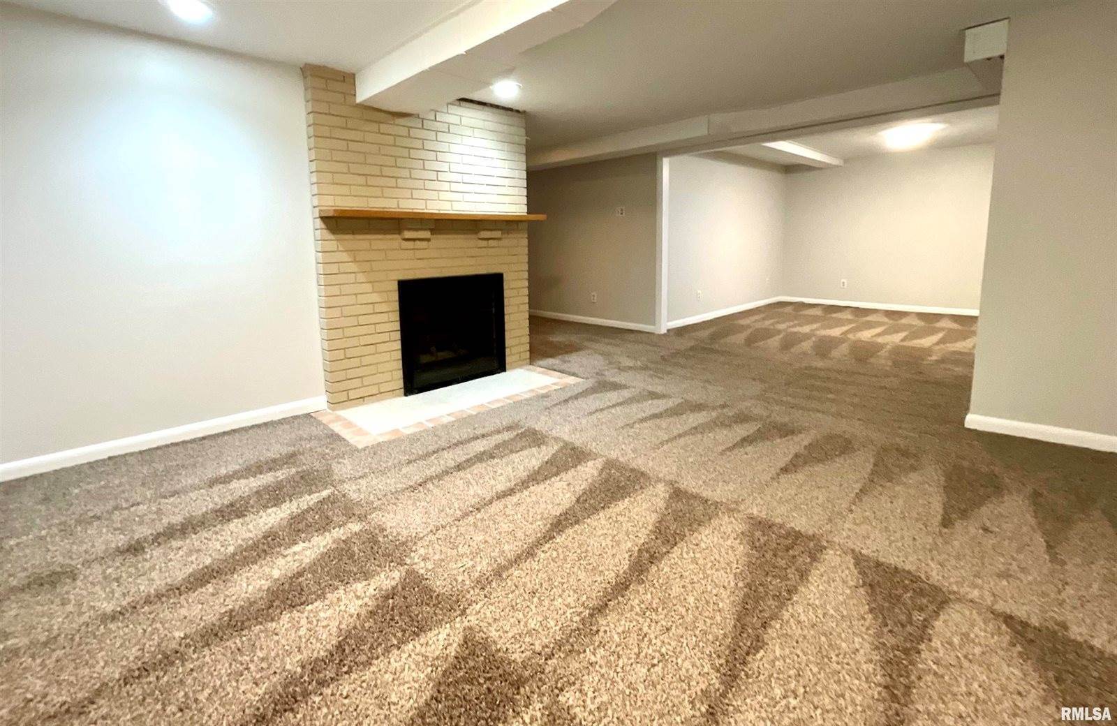 2020 12TH Street, East Moline, IL 61244