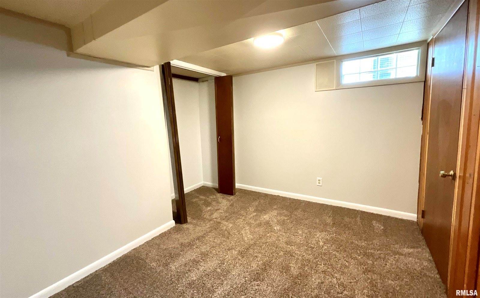 2020 12TH Street, East Moline, IL 61244