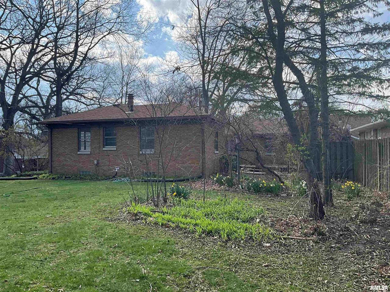 2020 12TH Street, East Moline, IL 61244