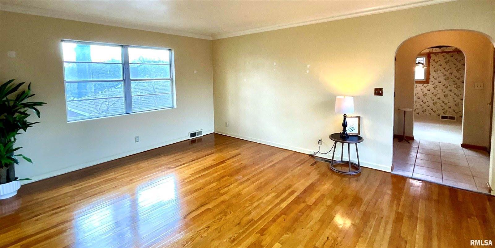 2020 12TH Street, East Moline, IL 61244