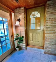 2020 12TH Street, East Moline, IL 61244