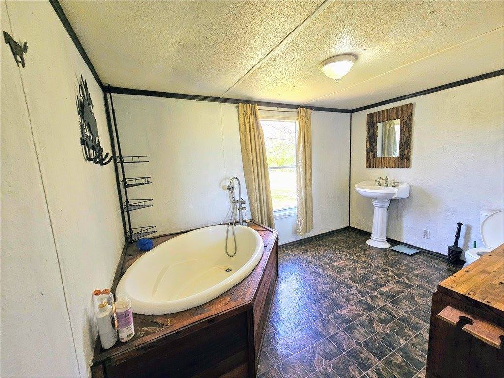 128 Lemley Lane, Waco, TX 76705