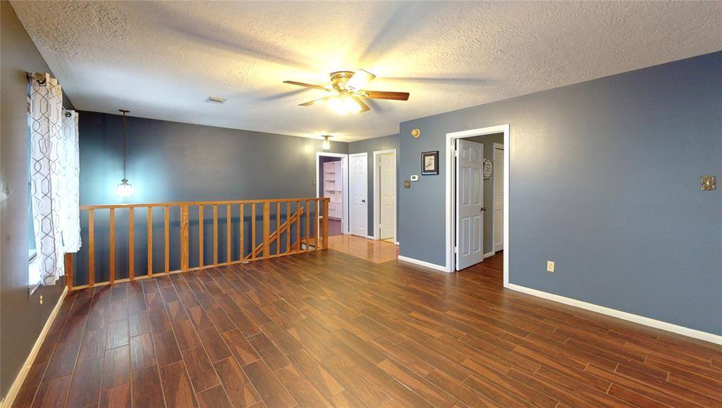 1706 West Hedgecroft Drive, Seabrook, TX 77586