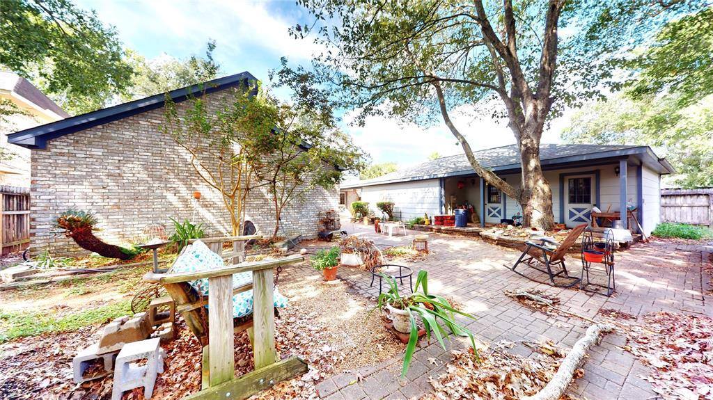 1706 West Hedgecroft Drive, Seabrook, TX 77586