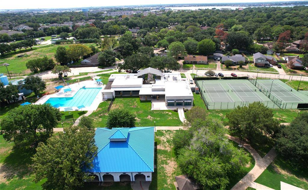 1706 West Hedgecroft Drive, Seabrook, TX 77586