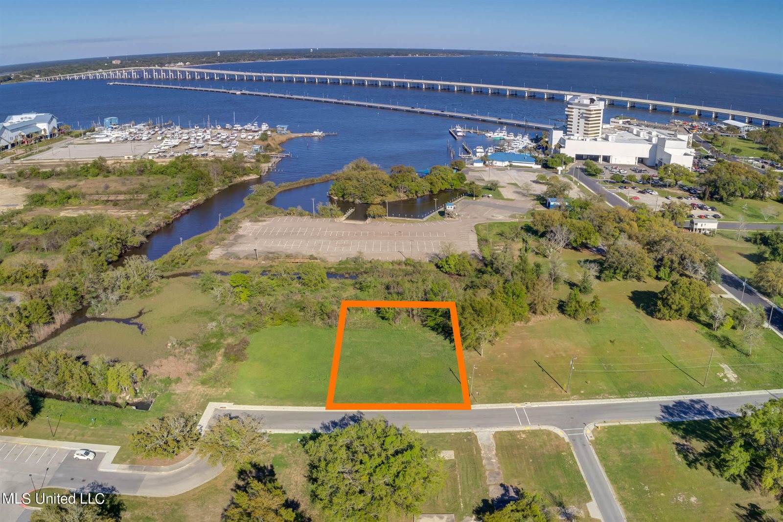 186 Pine Street, Biloxi, MS 39530