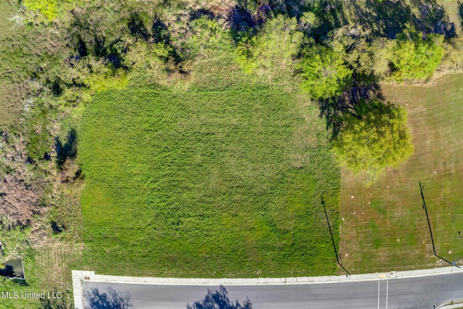 186 Pine Street, Biloxi, MS 39530