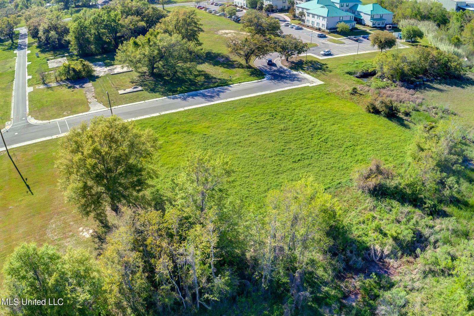 186 Pine Street, Biloxi, MS 39530