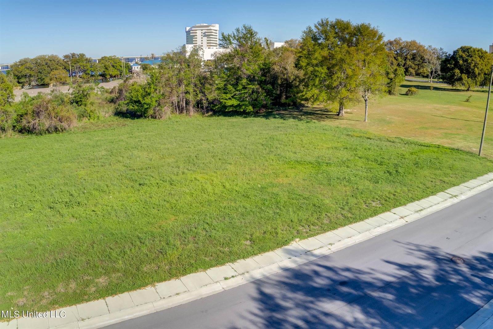 186 Pine Street, Biloxi, MS 39530