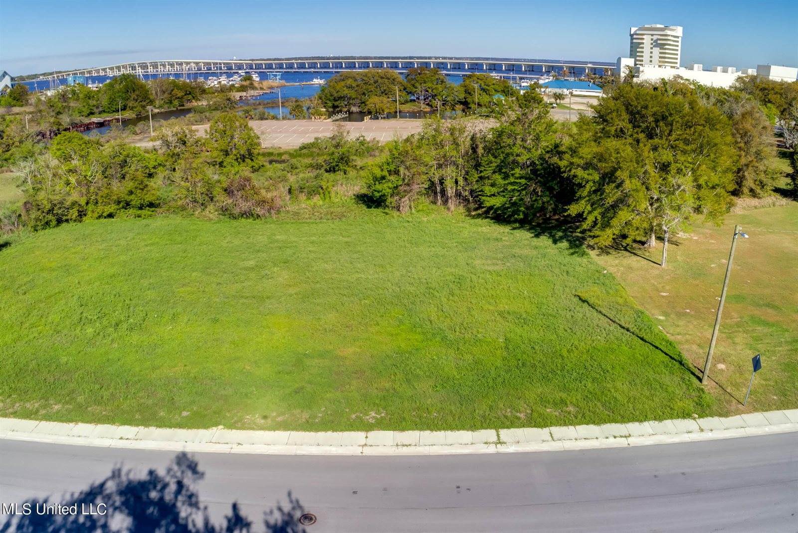 186 Pine Street, Biloxi, MS 39530