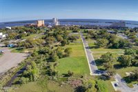 186 Pine Street, Biloxi, MS 39530