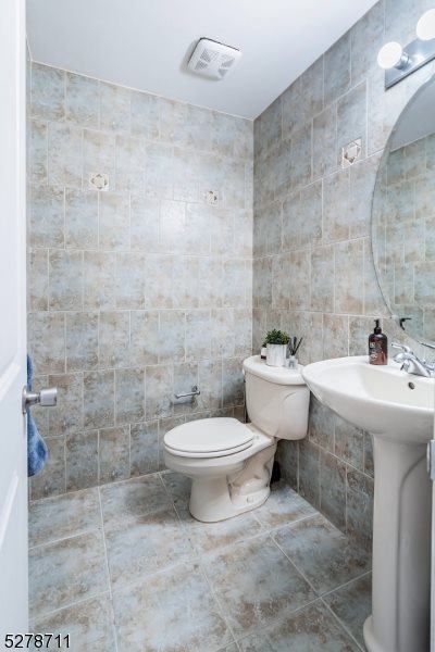 3041 Bloomingdale Dr, Hillsborough, NJ 08844