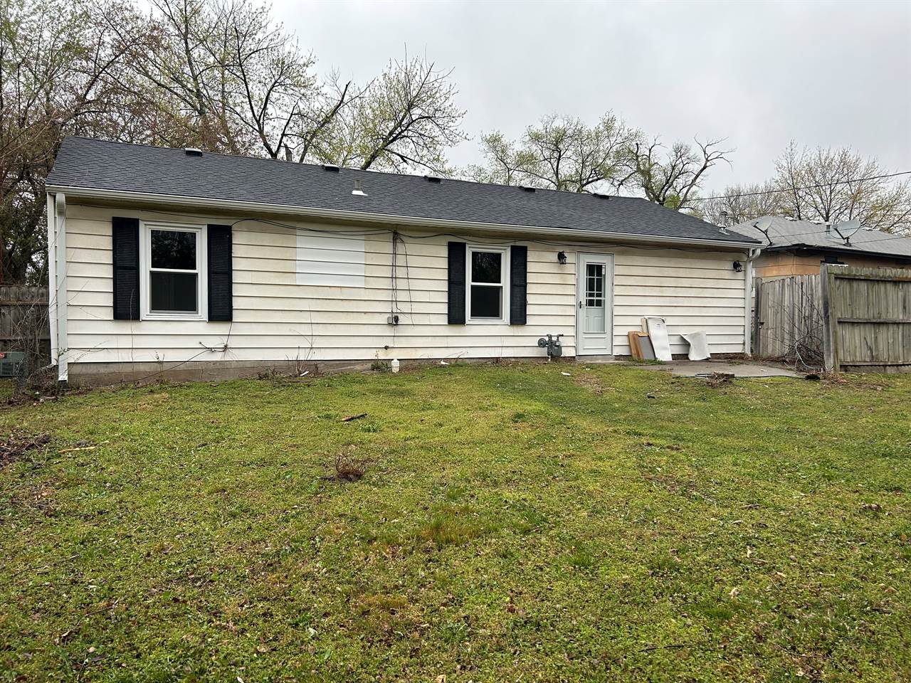 3418 SW Clare AVE, Topeka, KS 66611