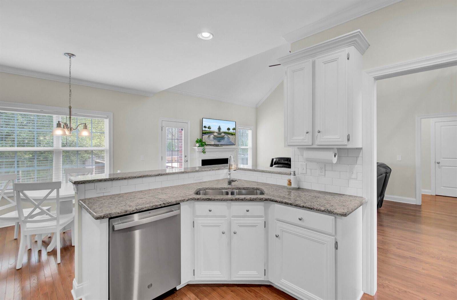 8762 Evangeline Drive, North Charleston, SC 29420