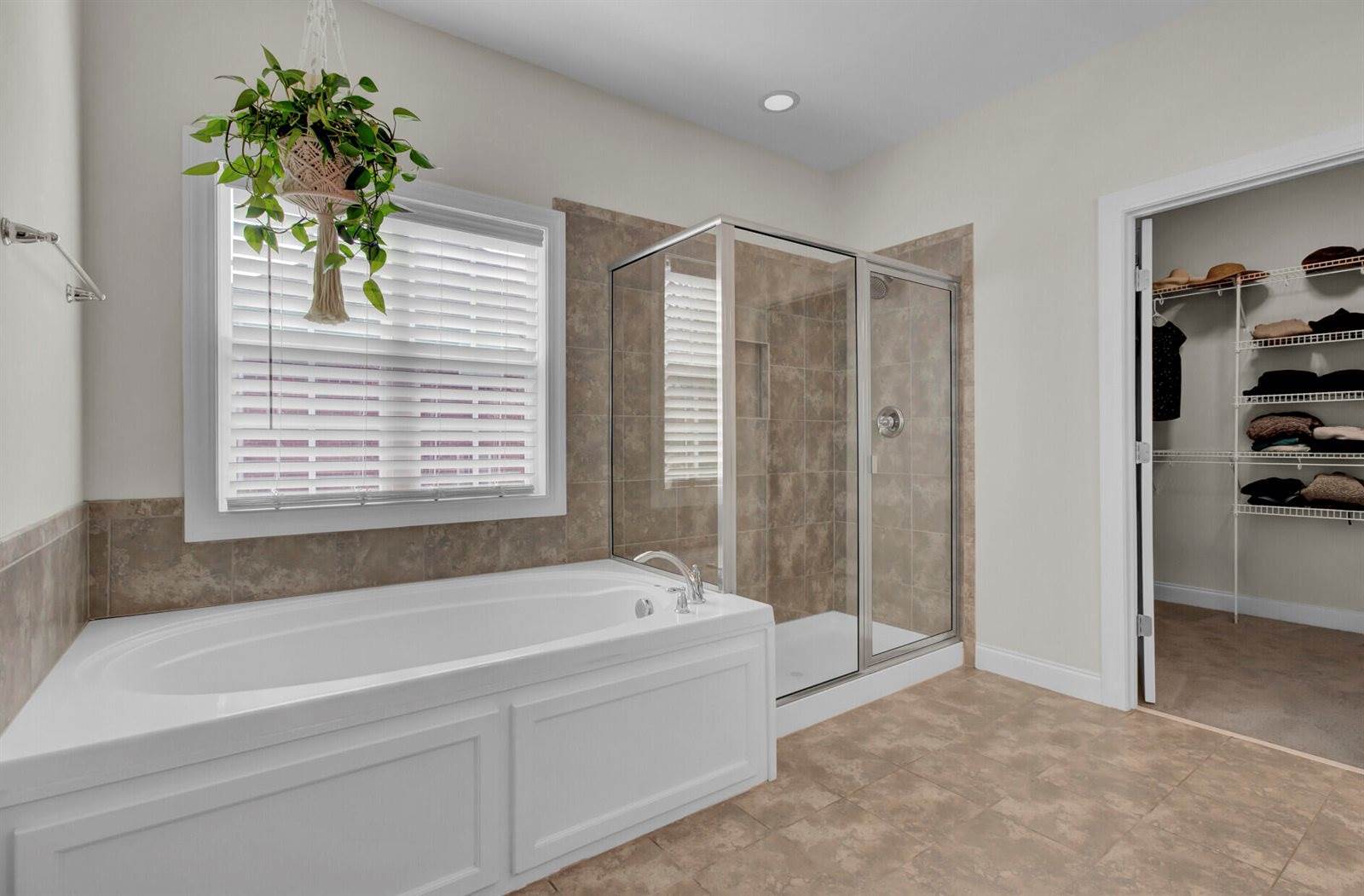 8762 Evangeline Drive, North Charleston, SC 29420