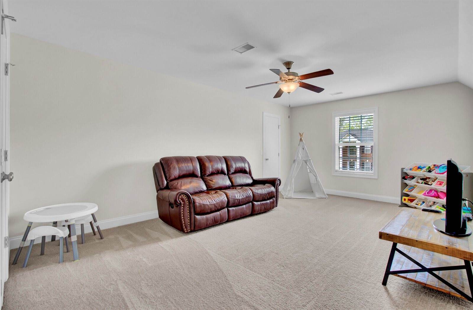 8762 Evangeline Drive, North Charleston, SC 29420