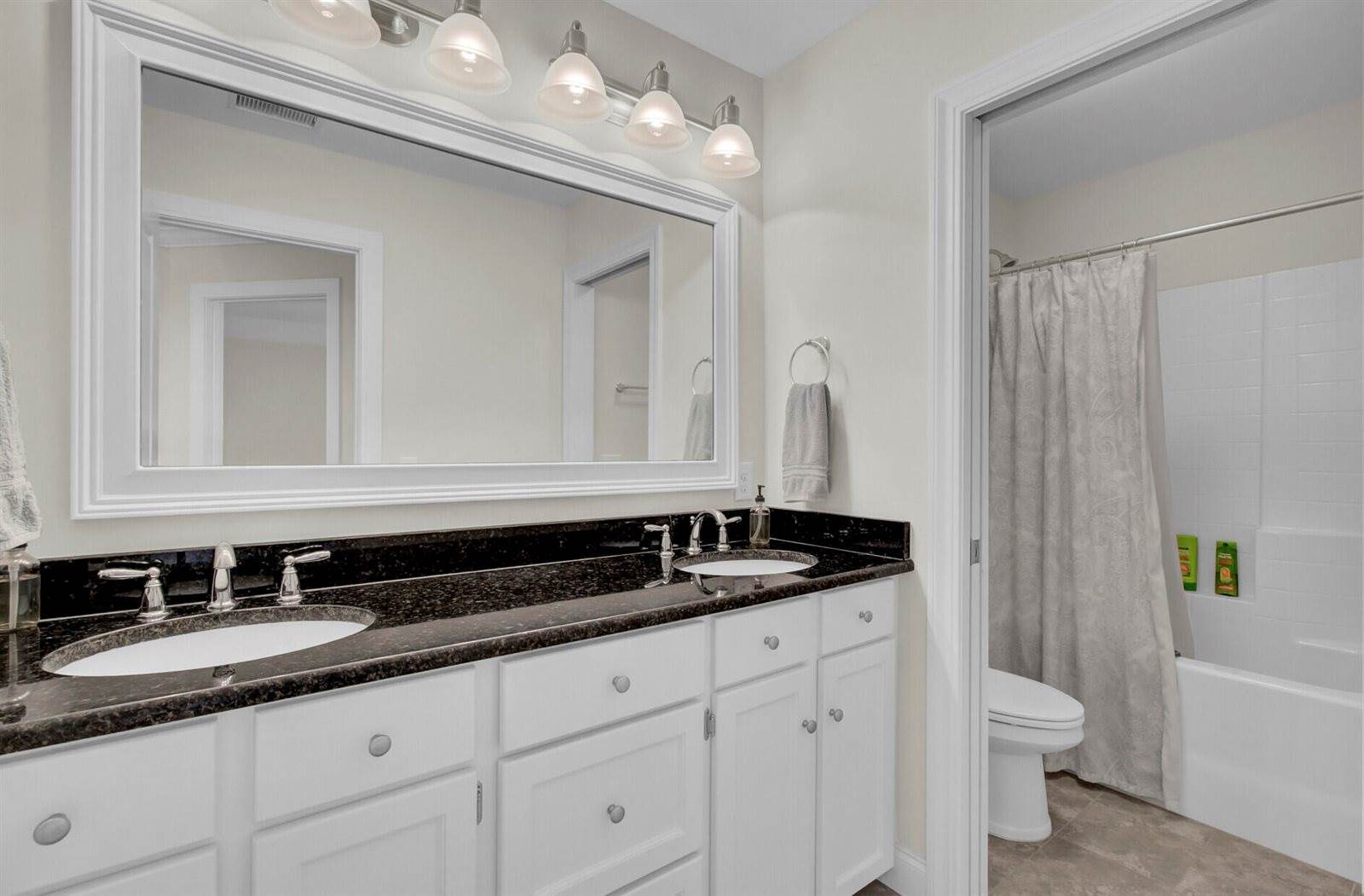 8762 Evangeline Drive, North Charleston, SC 29420