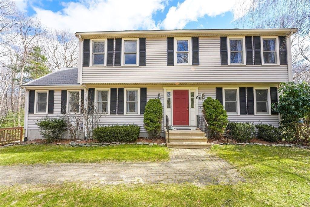 5 Arbor Rd, Uxbridge, MA 01569