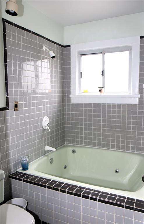 7 East 65 Street, Kansas City, MO 64113