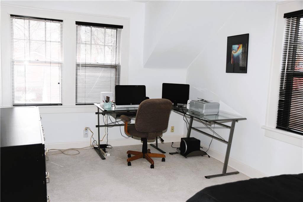 7 East 65 Street, Kansas City, MO 64113