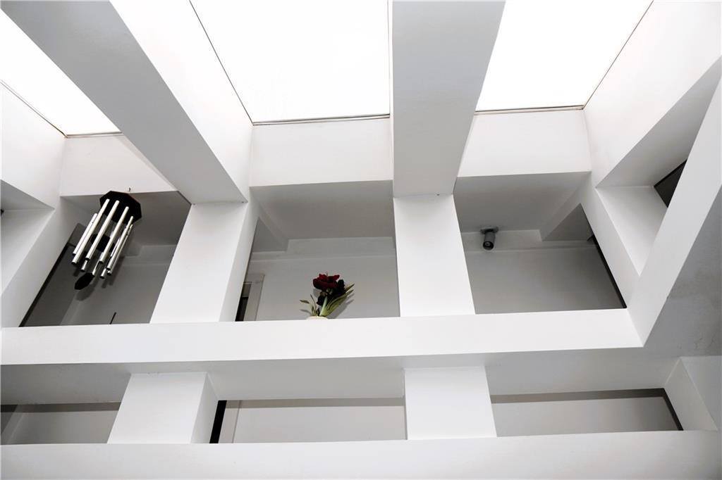 7 East 65 Street, Kansas City, MO 64113