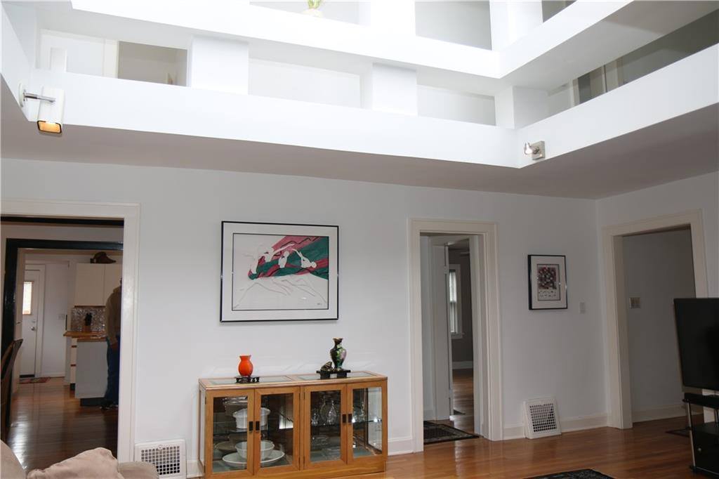 7 East 65 Street, Kansas City, MO 64113