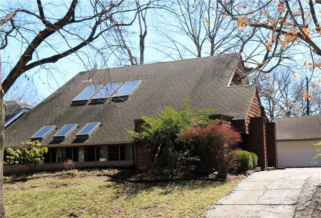 7 East 65 Street, Kansas City, MO 64113