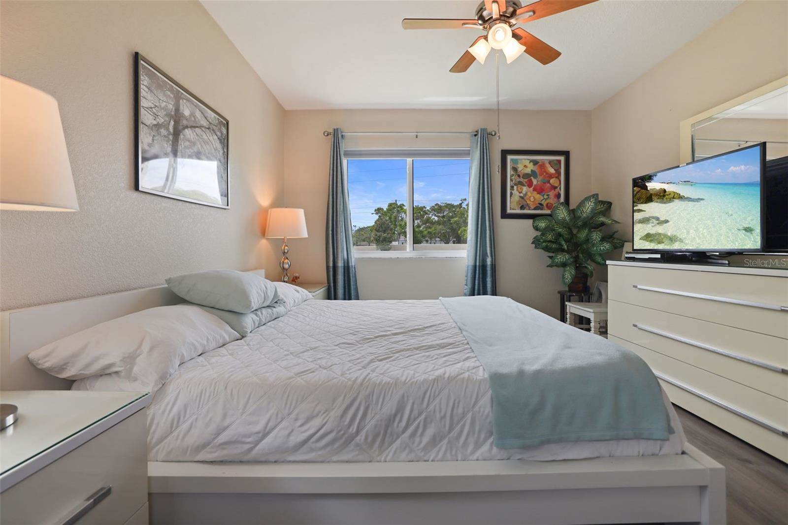 2090 Hunters Glen Drive, Dunedin, FL 34698