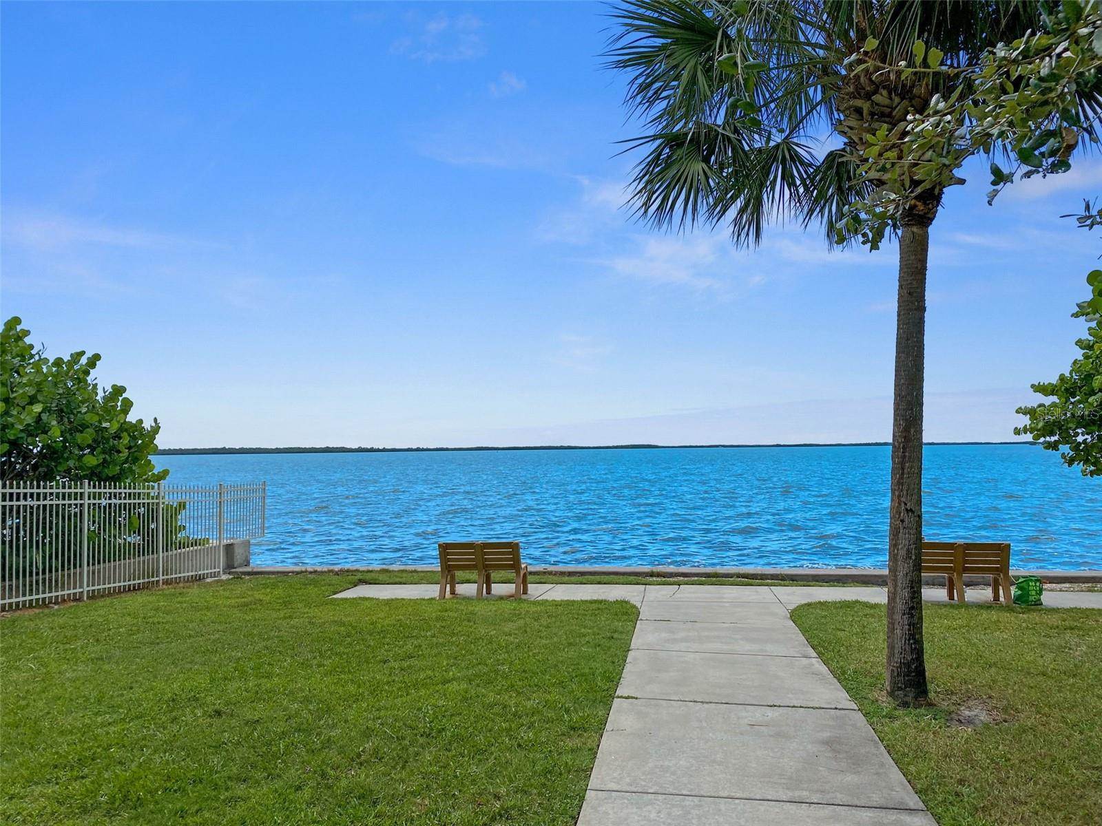 2090 Hunters Glen Drive, Dunedin, FL 34698