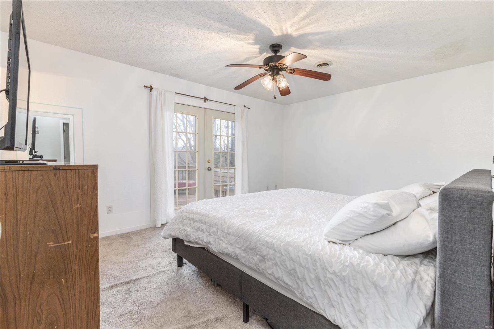 21201 Helga Lane, Saint Robert, MO 65584