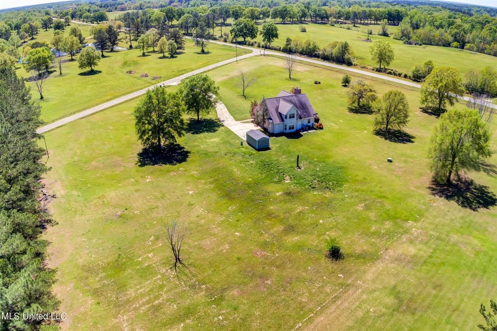 11 Crabapple Lane, Carriere, MS 39426