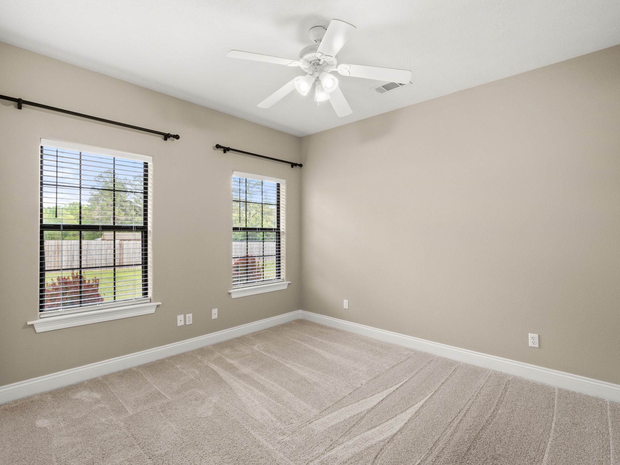 473 Delia Dr, Leesville, LA 71446