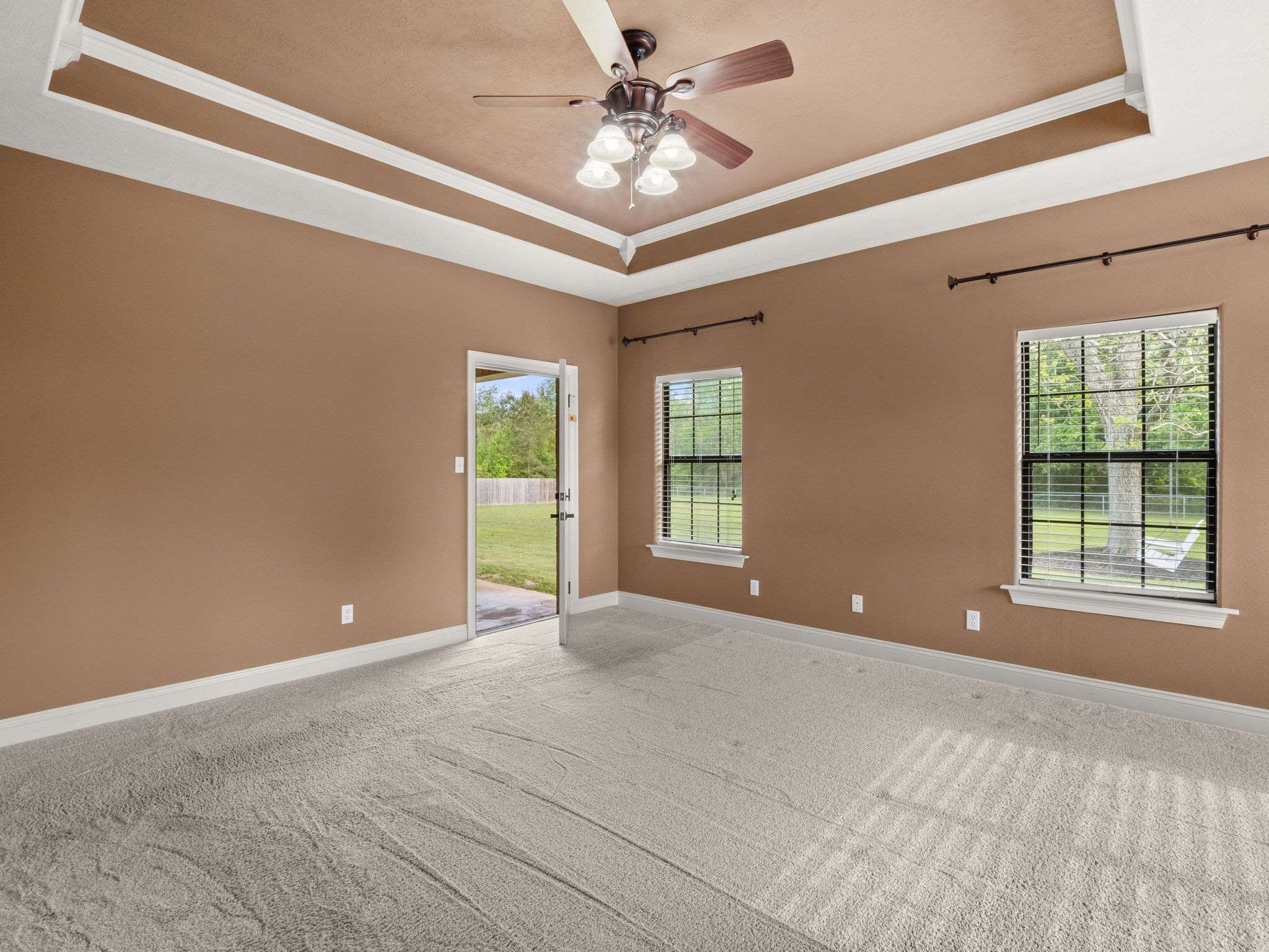 473 Delia Dr, Leesville, LA 71446