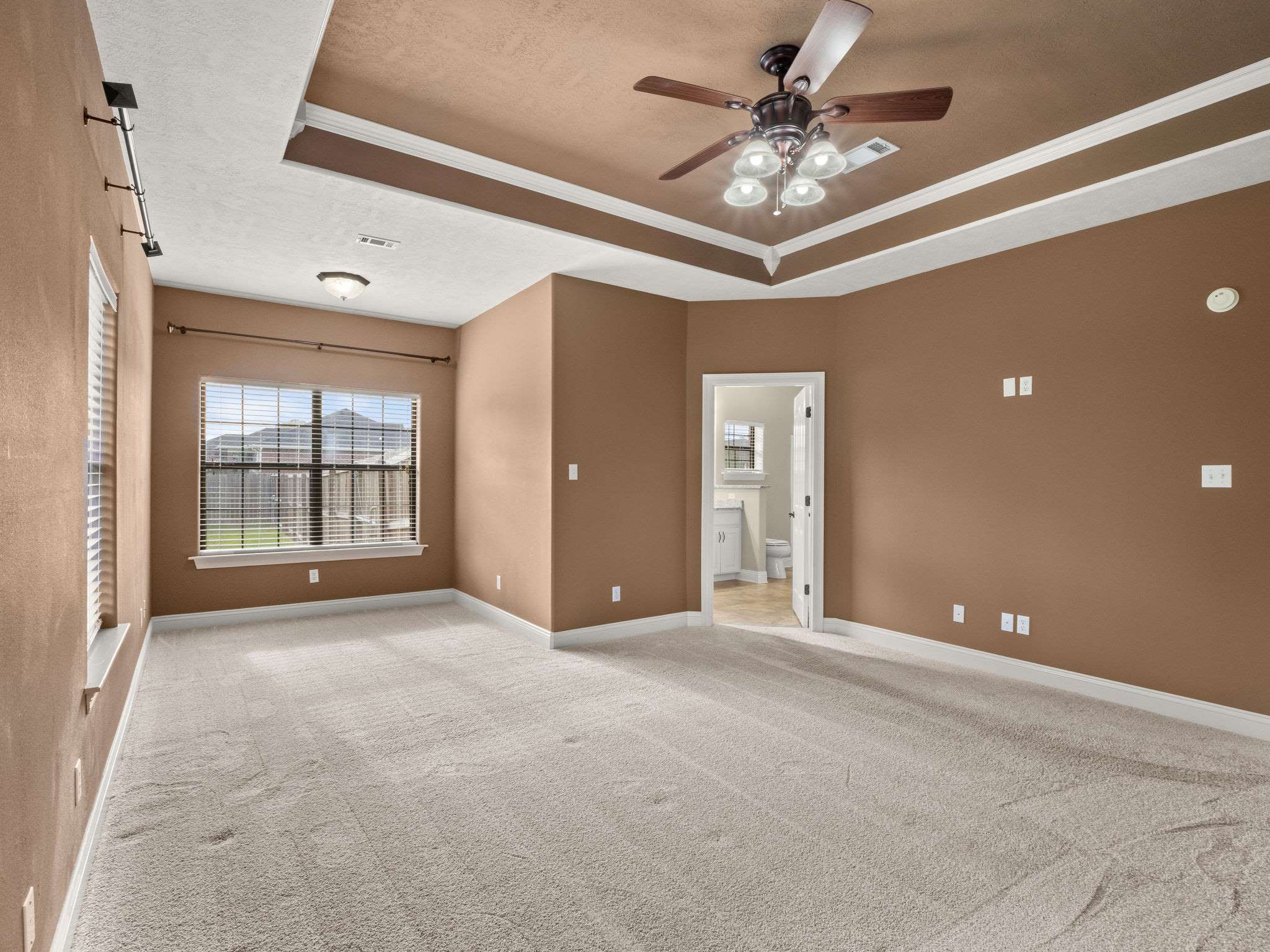 473 Delia Dr, Leesville, LA 71446