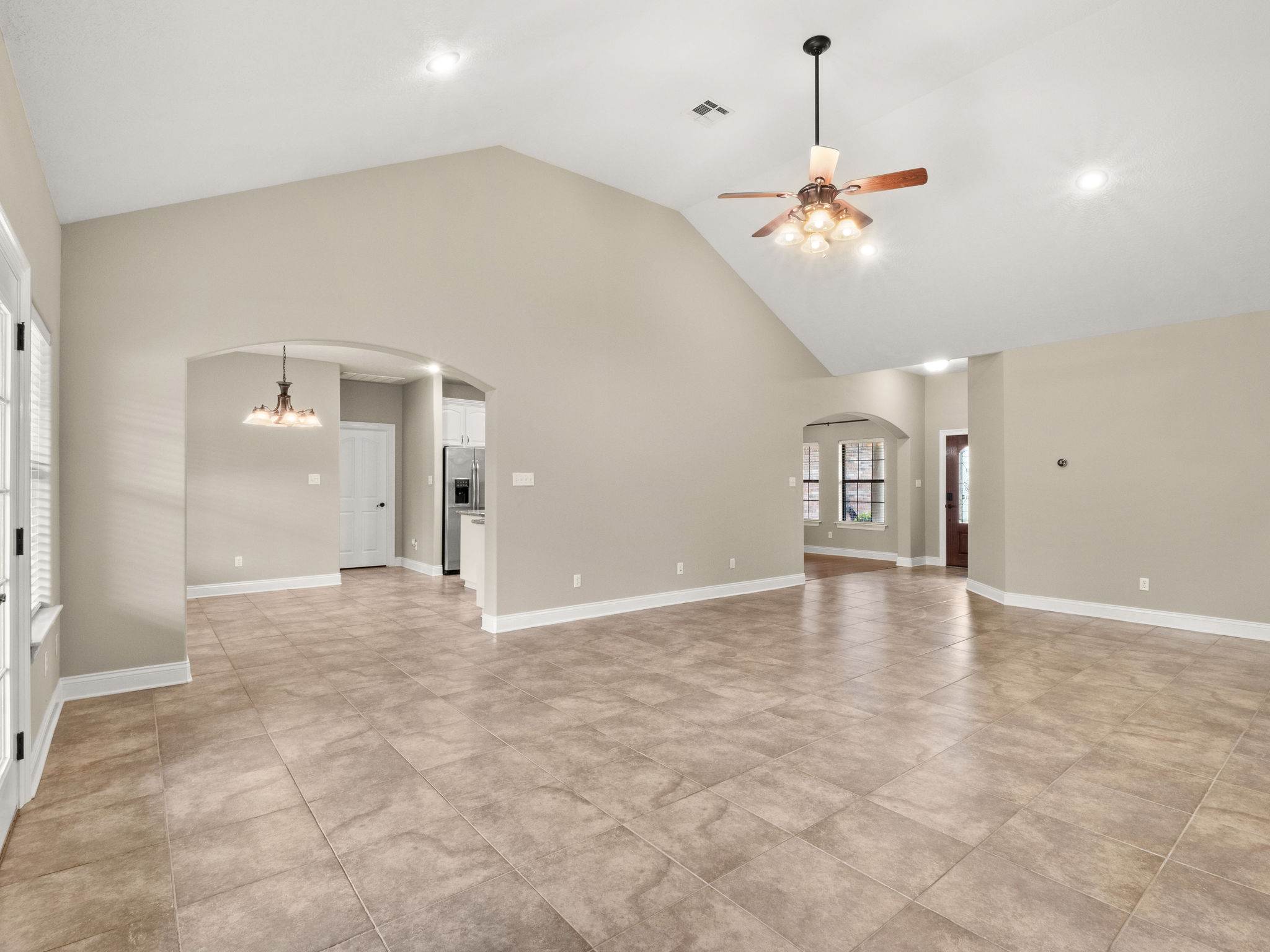 473 Delia Dr, Leesville, LA 71446