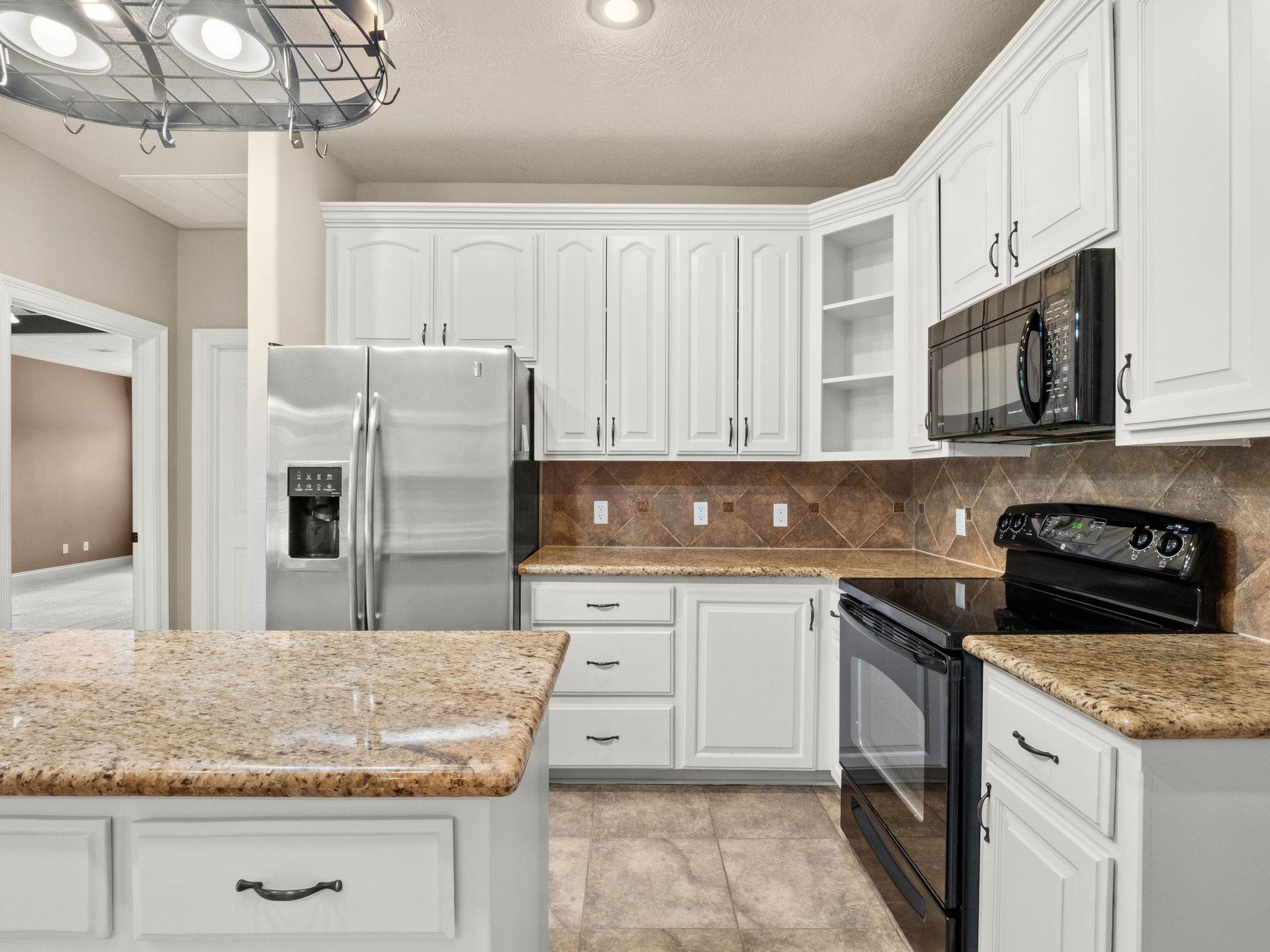 473 Delia Dr, Leesville, LA 71446